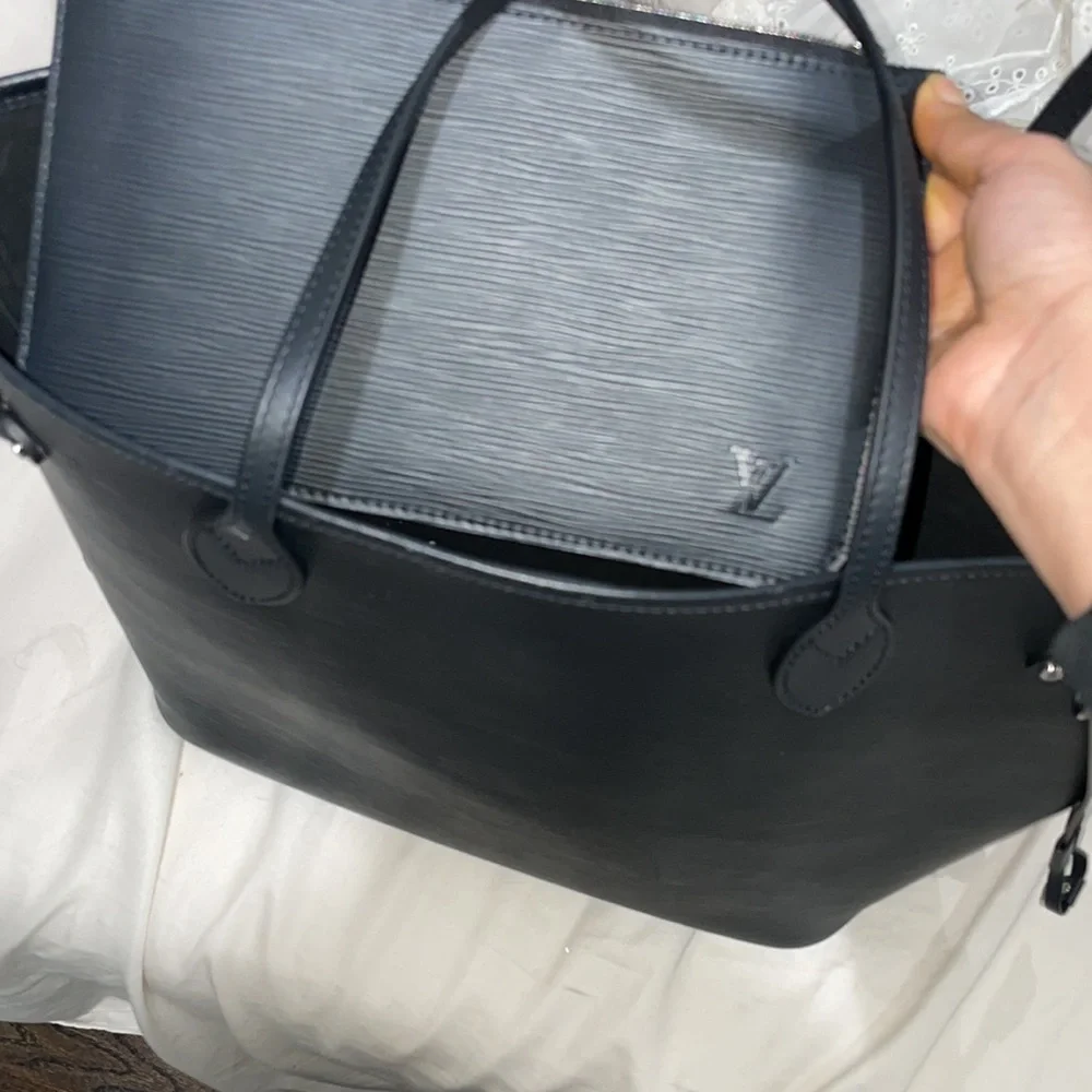 Louis Vuitton Neverfull MM EpiLeather - Picture 4 of 9